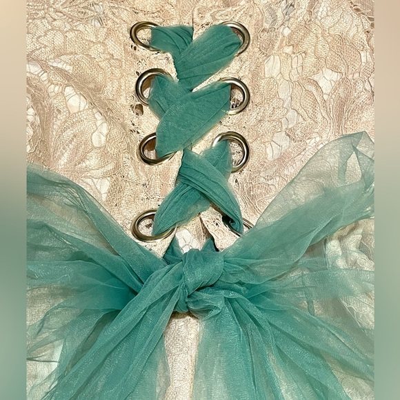 NEW Vintage Elegant Fairytale Lace Style Long Dress - Picture 4 of 14